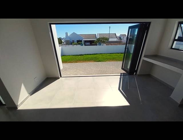 3 BEDROOM HOUSE FOR SALE IN BRITANNIA BEACH ESTATE